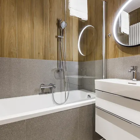 Rentplanet - Scala Apartment