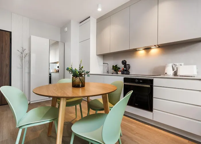 Rentplanet - Scala Apartment